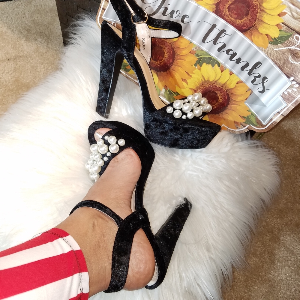 Forever 21 Crushed Velvet Pearl Embellished Ankle